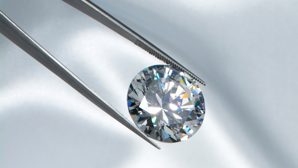 Which Diamond Cut Sparkles The Most?
