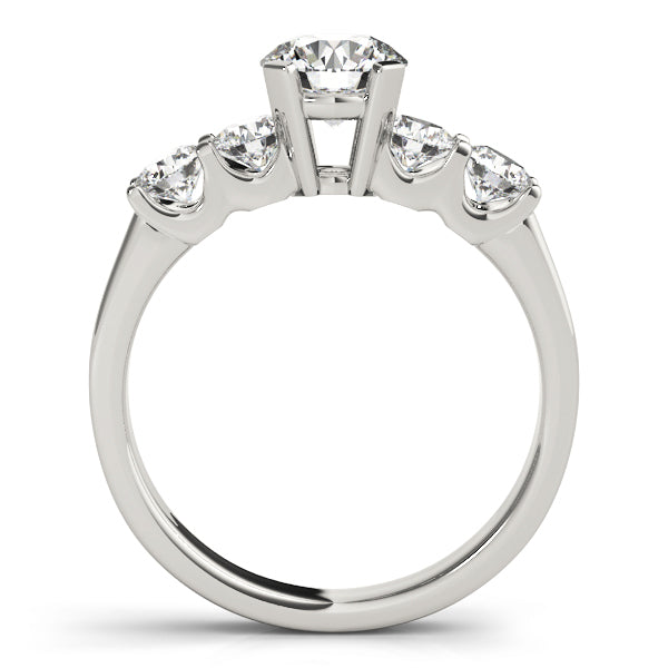 Round Diamond Single Row Engagement Ring