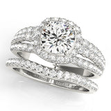 Round Diamond Halo Engagement Ring