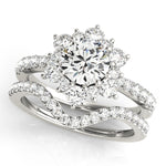 Round Diamond Halo Engagement Ring in Gold