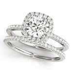 Round Diamond Halo Engagement Ring